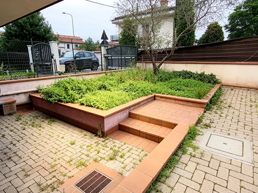 Immagine 1 di Porzione di casa in vendita  a Carrara