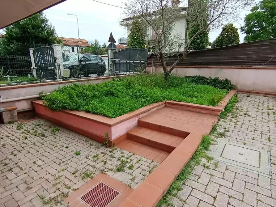 Immagine 13 di Porzione di casa in vendita  a Carrara