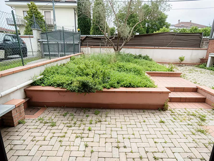 Immagine 5 di Porzione di casa in vendita  a Carrara