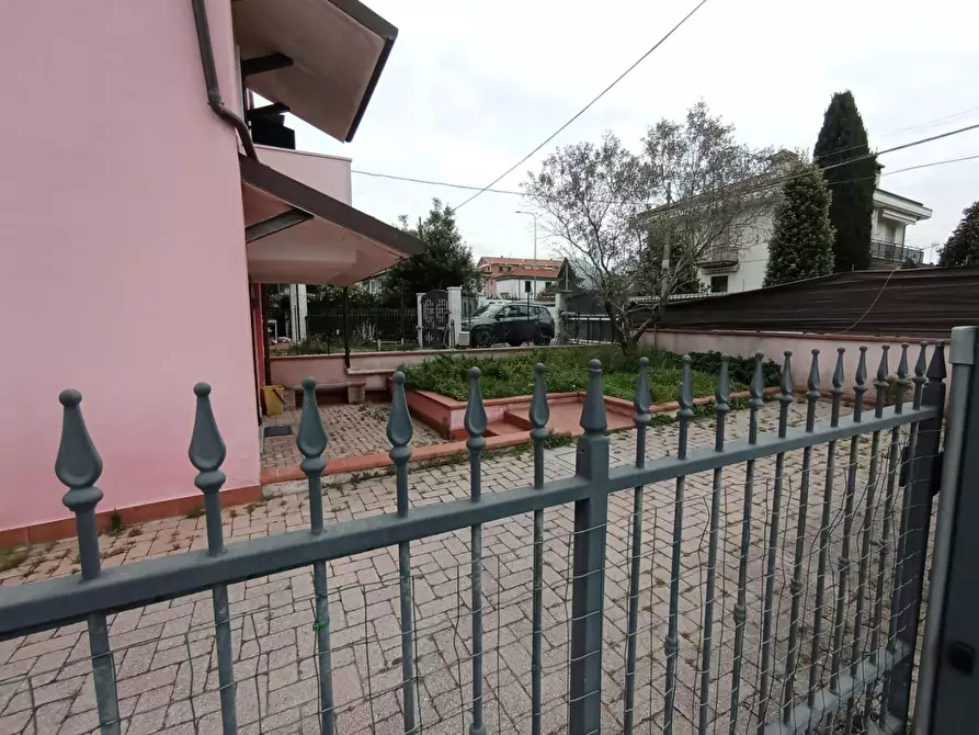 Immagine 29 di Porzione di casa in vendita  a Carrara