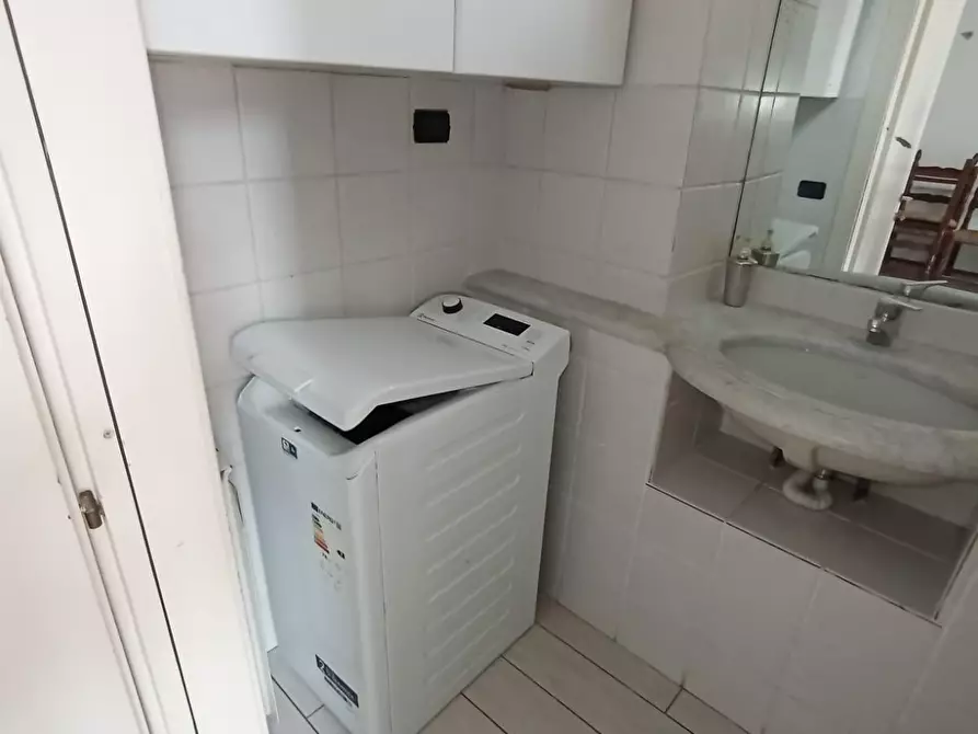 Immagine 28 di Porzione di casa in vendita  a Carrara