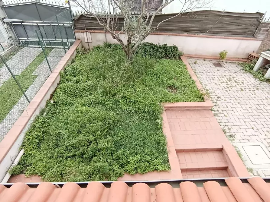 Immagine 25 di Porzione di casa in vendita  a Carrara