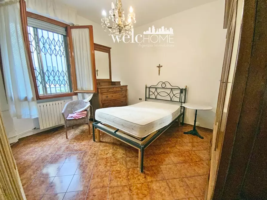 Immagine 11 di Appartamento in vendita  a Prato