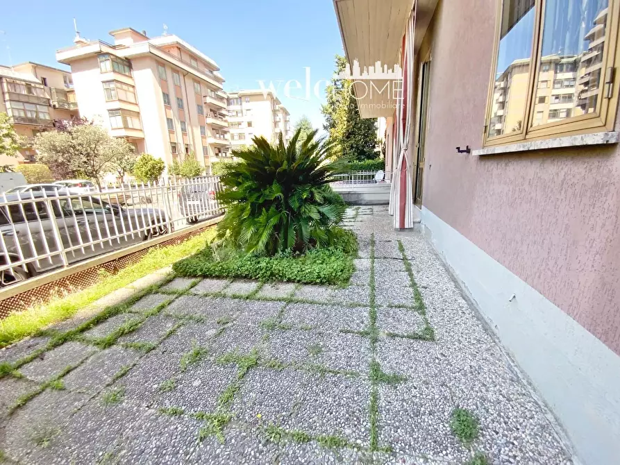 Immagine 1 di Appartamento in vendita  a Prato