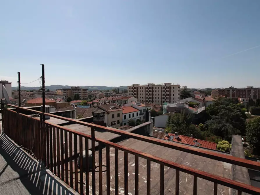 Immagine 41 di Mansarda in vendita  a Empoli