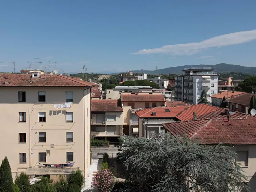 Immagine 43 di Mansarda in vendita  a Empoli