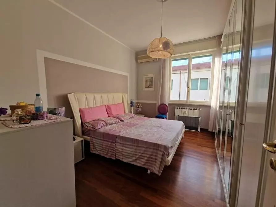 Immagine 25 di Appartamento in vendita  a Viareggio