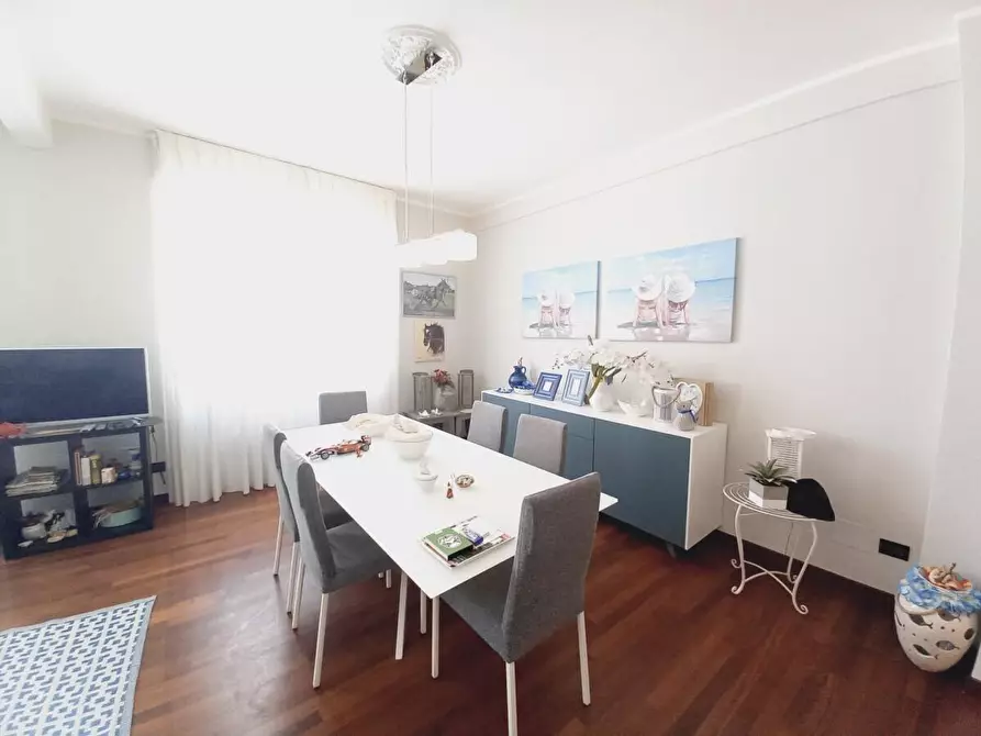 Immagine 10 di Appartamento in vendita  a Viareggio