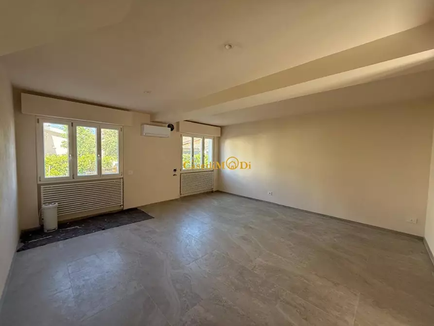 Immagine 10 di Casa bifamiliare in vendita  a Pietrasanta