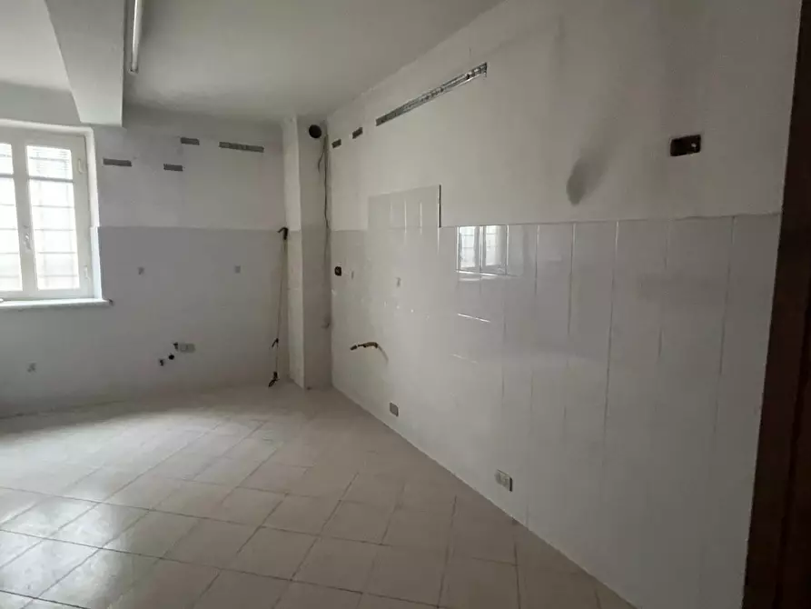 Immagine 8 di Palazzo in vendita  a Pietrasanta
