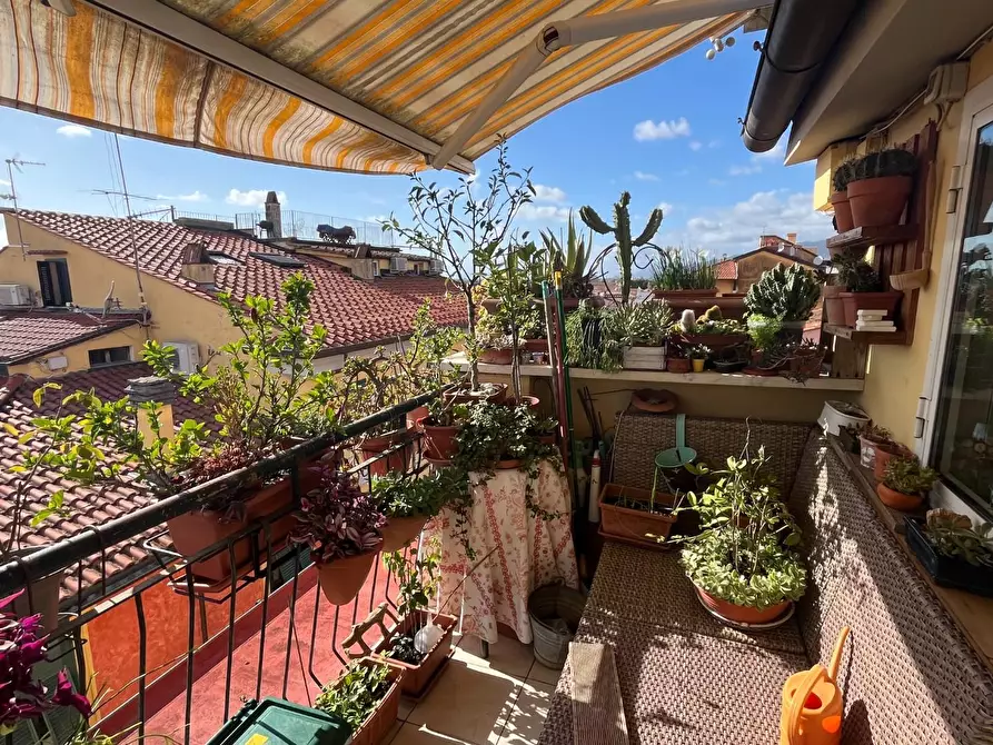 Immagine 14 di Palazzo in vendita  a Pietrasanta