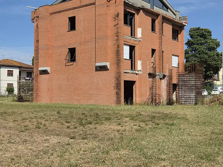Immagine 10 di Casa indipendente in vendita  a Capannori