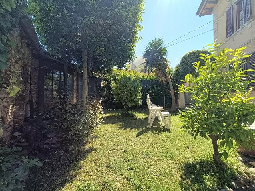 Immagine 9 di Villa in vendita  a Pisa