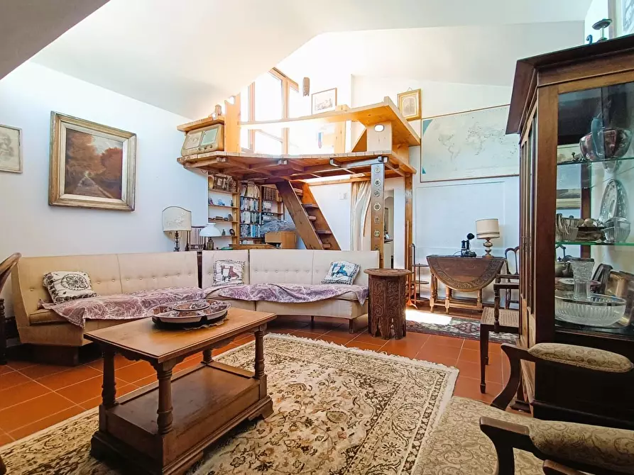 Immagine 42 di Villa in vendita  a Pisa