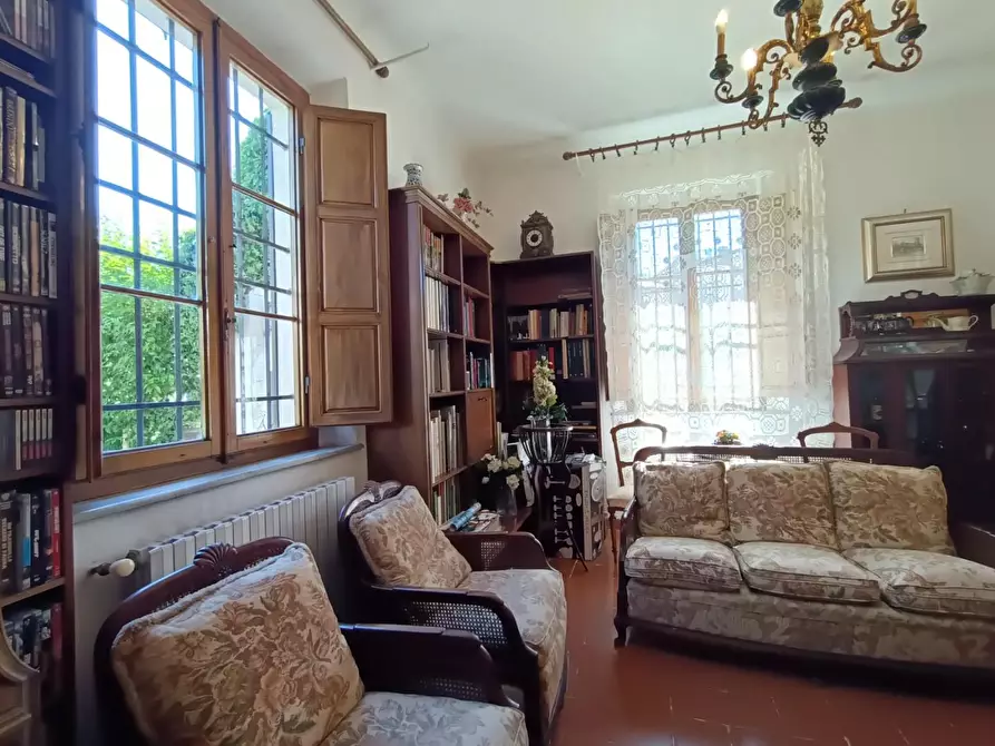 Immagine 17 di Villa in vendita  a Pisa