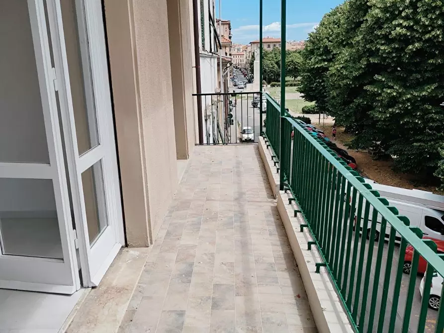 Immagine 3 di Appartamento in vendita  a Livorno