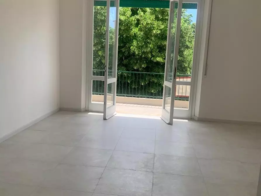 Immagine 2 di Appartamento in vendita  a Livorno