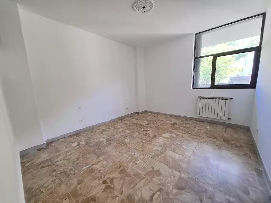 Immagine 18 di Appartamento in vendita  a Carrara