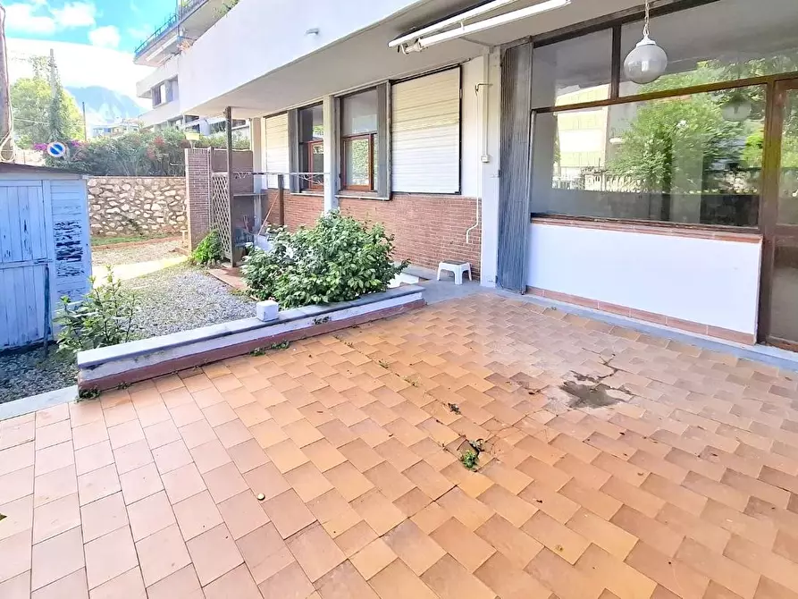 Immagine 1 di Appartamento in vendita  a Carrara