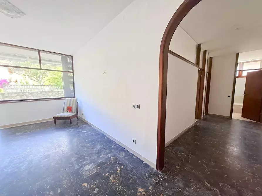 Immagine 9 di Appartamento in vendita  a Carrara