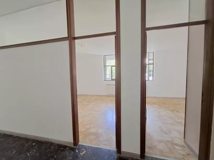 Immagine 14 di Appartamento in vendita  a Carrara