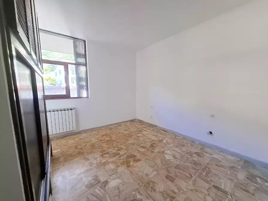 Immagine 16 di Appartamento in vendita  a Carrara