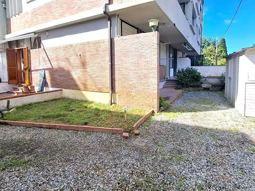 Immagine 4 di Appartamento in vendita  a Carrara