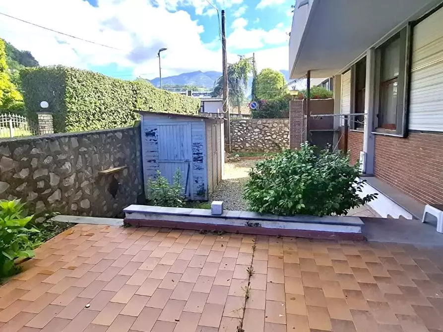 Immagine 3 di Appartamento in vendita  a Carrara