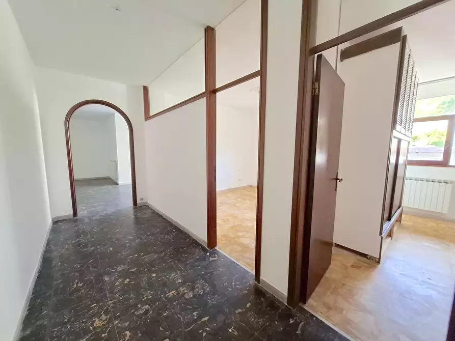 Immagine 13 di Appartamento in vendita  a Carrara