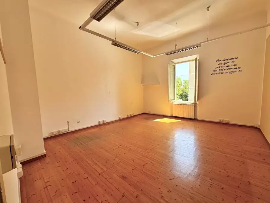 Immagine 4 di Appartamento in vendita  a Pisa