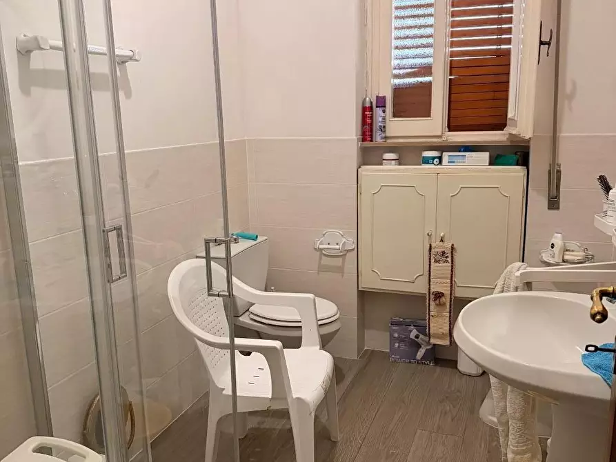 Immagine 11 di Appartamento in vendita  a Viareggio