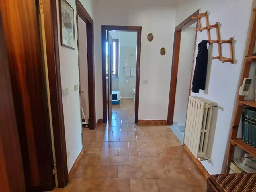 Immagine 9 di Appartamento in vendita  a Carrara