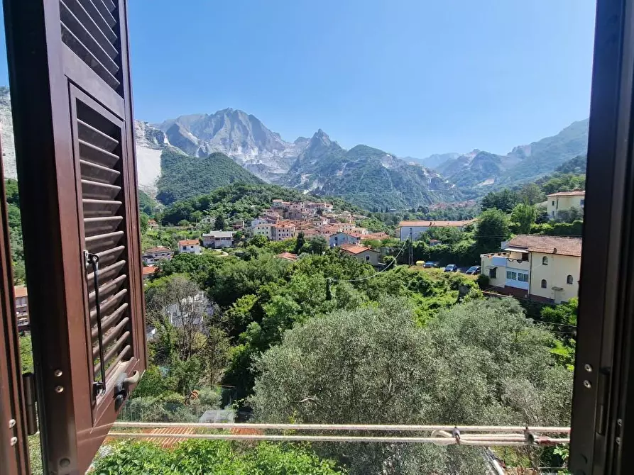 Immagine 1 di Appartamento in vendita  a Carrara