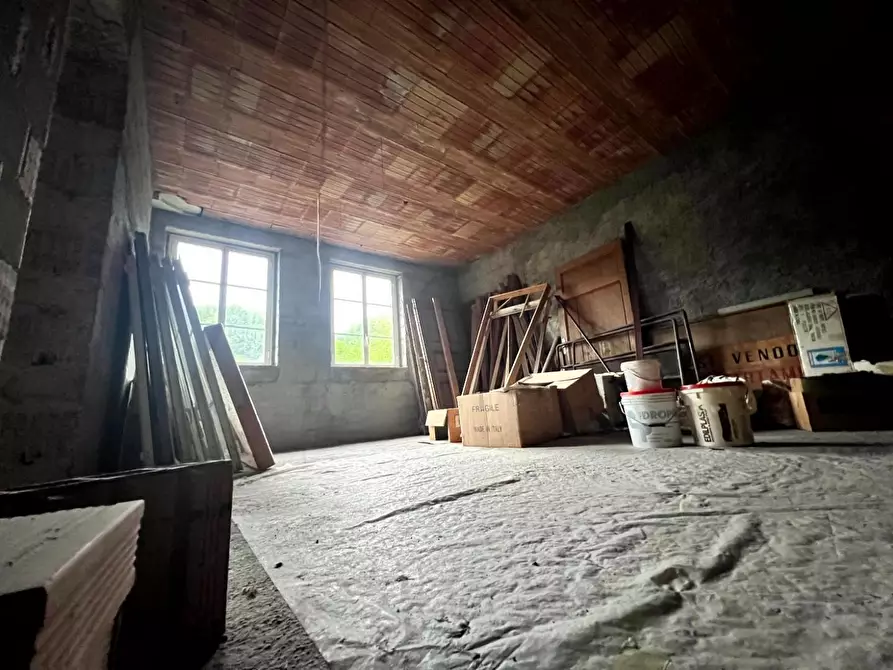Immagine 4 di Magazzino in vendita  a Borgo A Mozzano