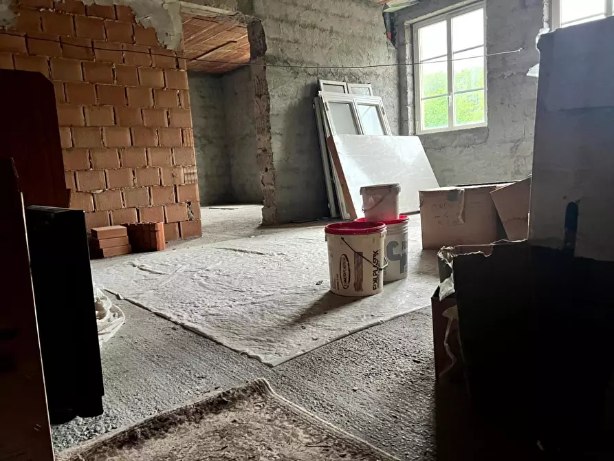 Immagine 6 di Magazzino in vendita  a Borgo A Mozzano