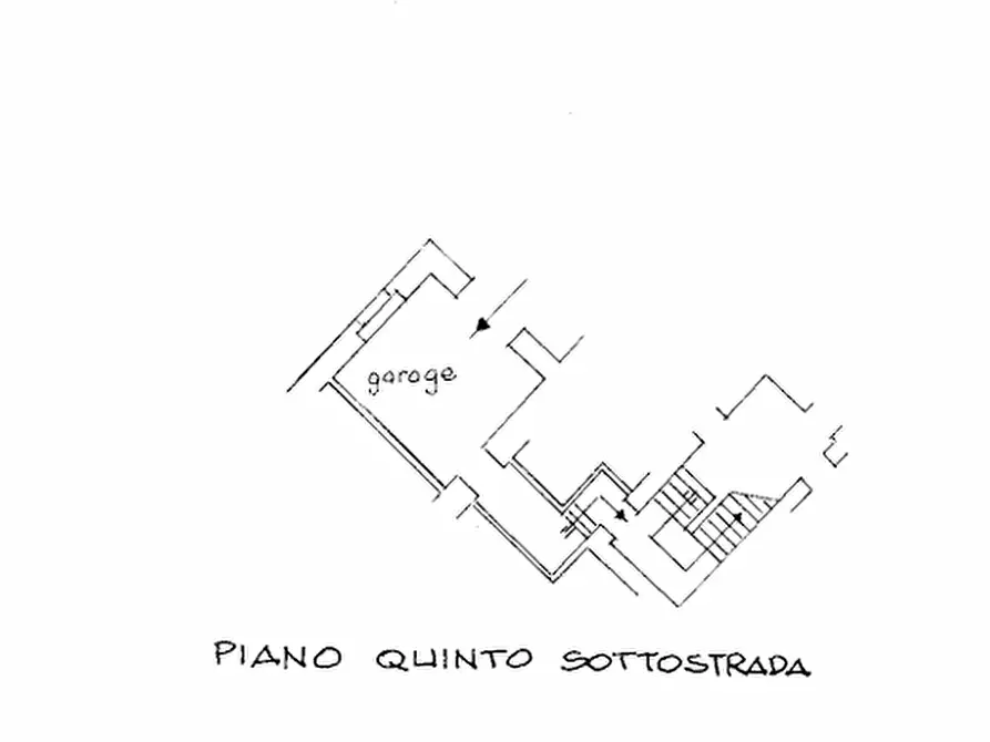 Immagine 35 di Appartamento in vendita  a Siena