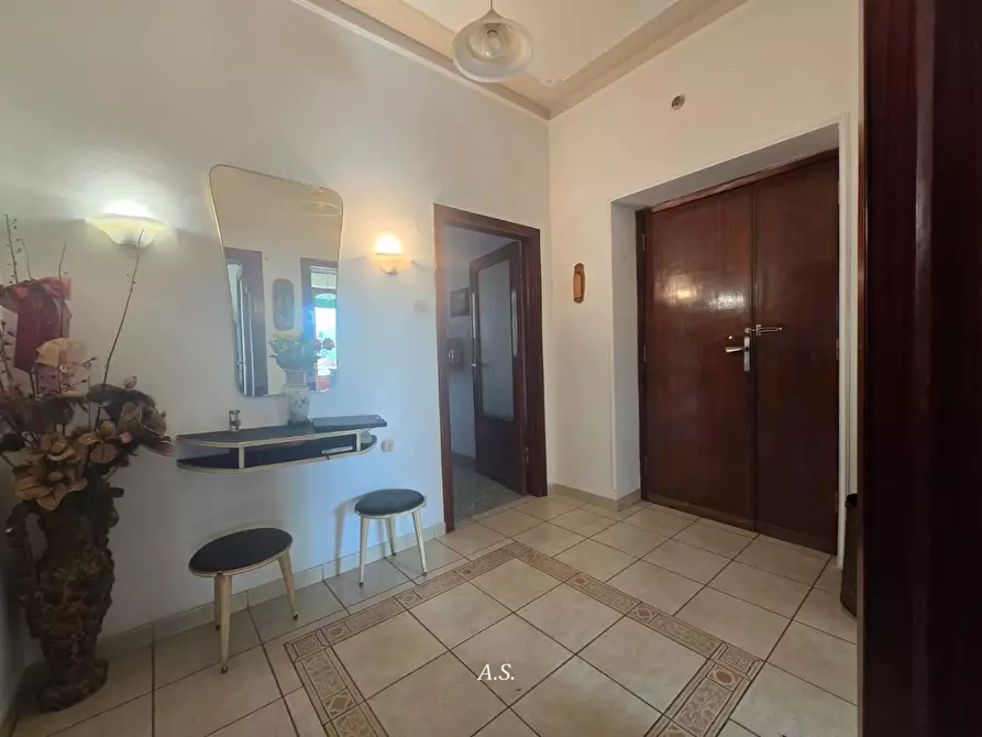 Immagine 10 di Appartamento in vendita  a Siena
