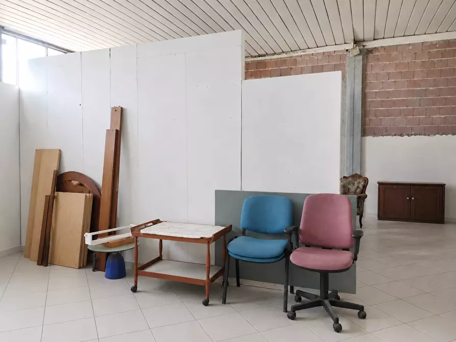 Immagine 4 di Laboratorio in vendita  a Terricciola