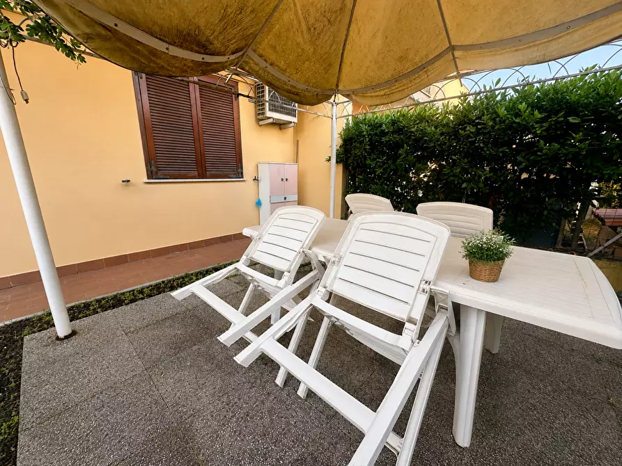 Immagine 7 di Appartamento in vendita  a Viareggio