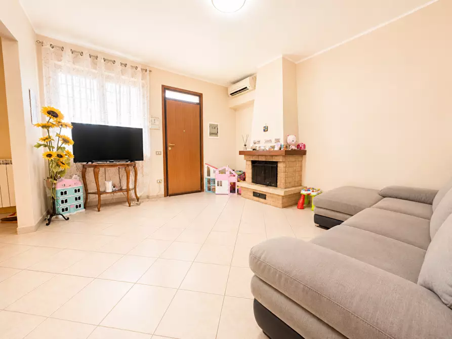 Immagine 3 di Appartamento in vendita  a Viareggio
