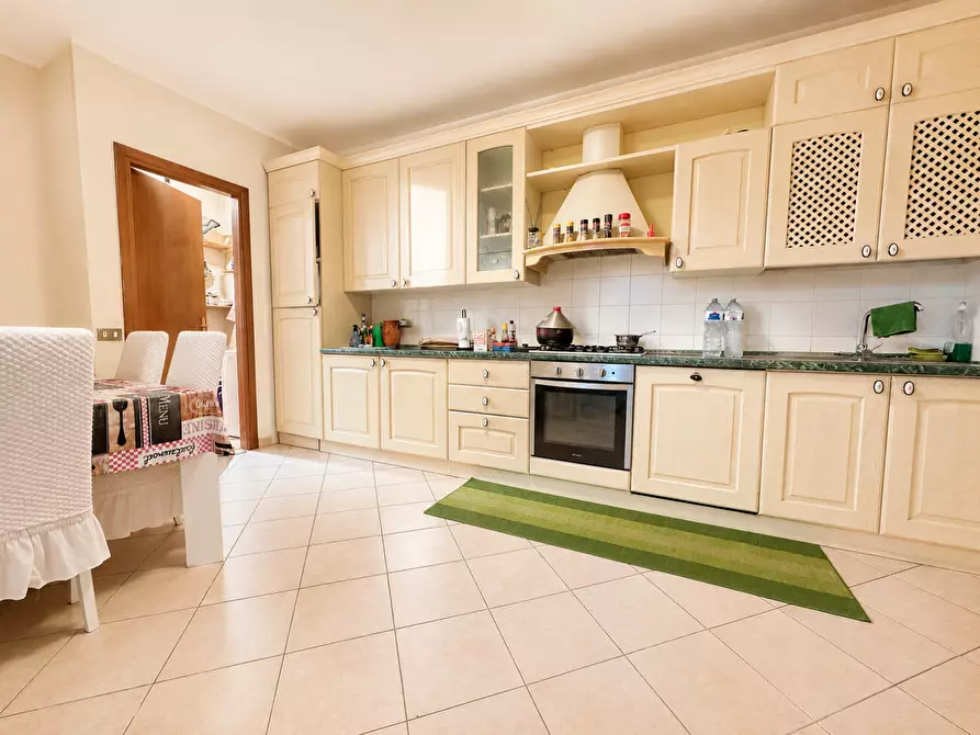 Immagine 4 di Appartamento in vendita  a Viareggio