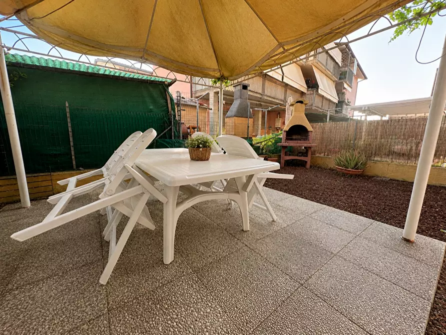 Immagine 13 di Appartamento in vendita  a Viareggio
