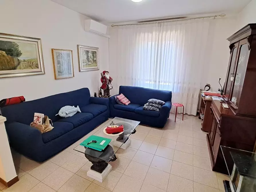 Immagine 4 di Appartamento in vendita  a Rosignano Marittimo