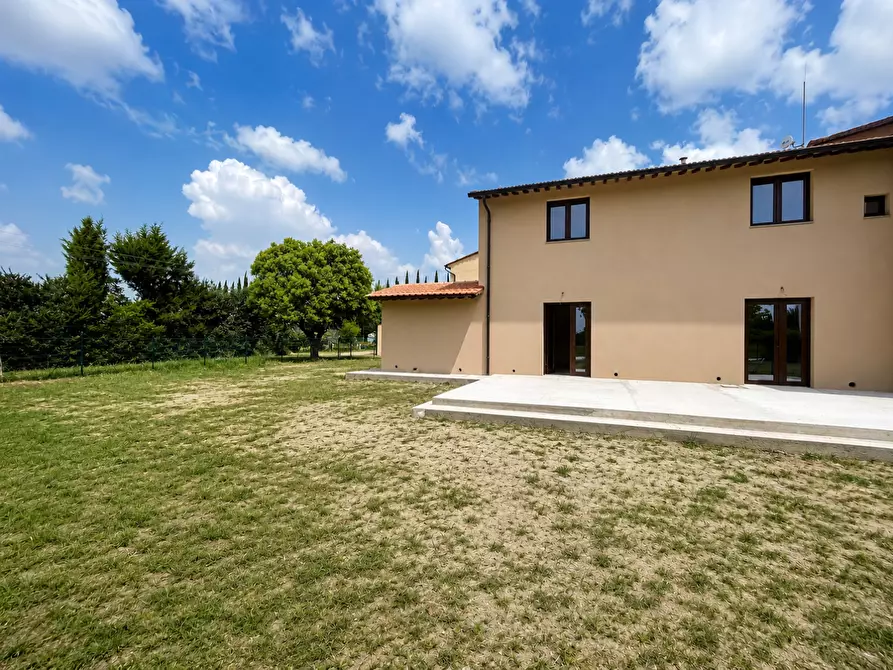Immagine 2 di Villetta a schiera in vendita  a Cascina