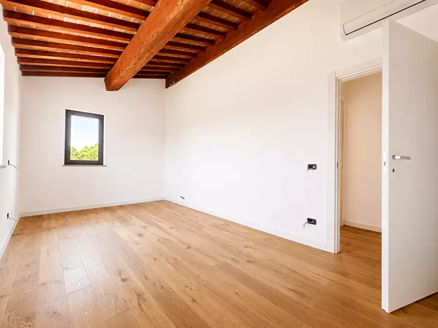Immagine 11 di Villetta a schiera in vendita  a Cascina