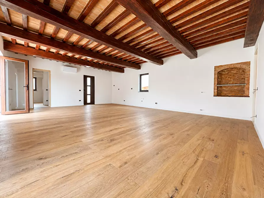 Immagine 5 di Villetta a schiera in vendita  a Cascina