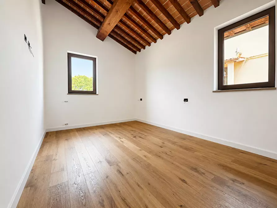 Immagine 10 di Villetta a schiera in vendita  a Cascina