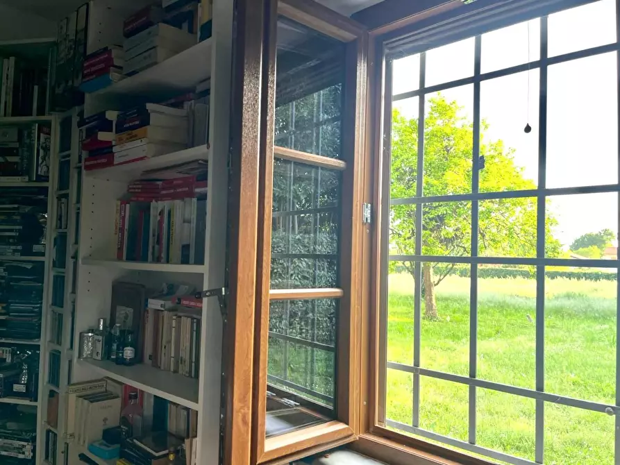 Immagine 4 di Casa colonica in vendita  a Pietrasanta