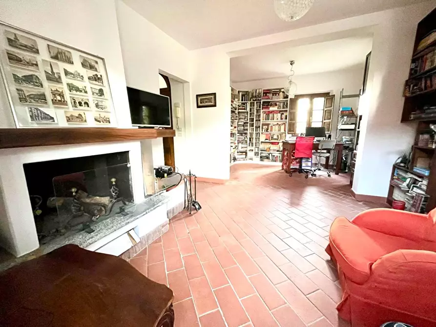 Immagine 5 di Casa colonica in vendita  a Pietrasanta