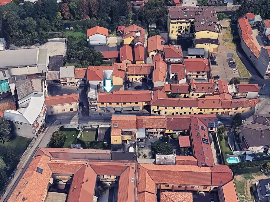 Immagine 2 di Negozio in vendita  a Bovisio-Masciago